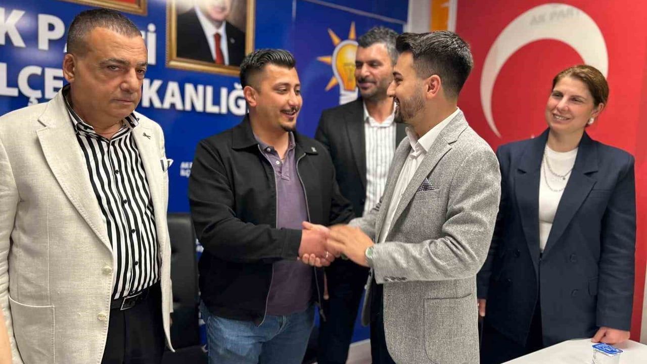 Denizli'de CHP Çardak Gençlik Kolları Başkanı Furkan Şengül AK Parti'ye geçti