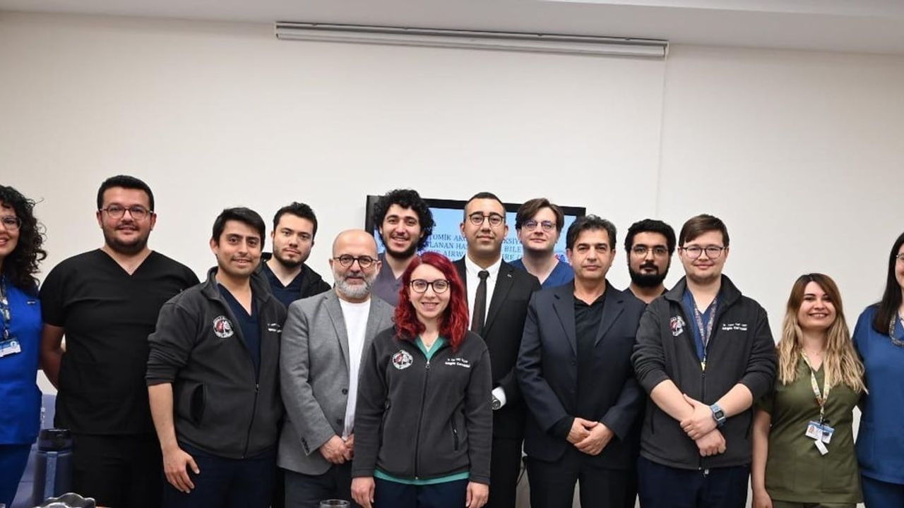 Denizli'de situs inversus totalisli hastaya başarılı akciğer lobektomisi gerçekleştirildi