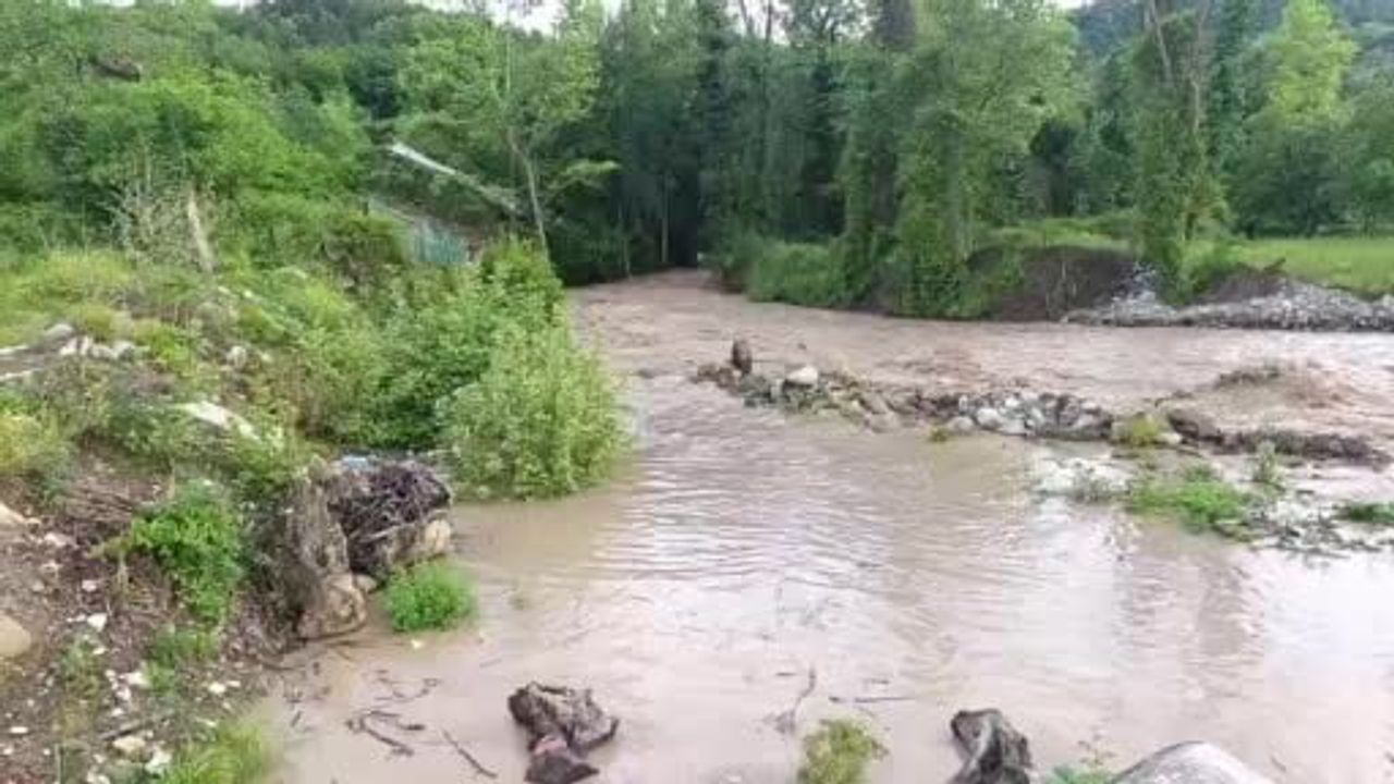 Devrek'te dere suyu yükseldi, Yeşilköy, Akcasu ve Hışıroğlu köprüleri ulaşıma kapatıldı