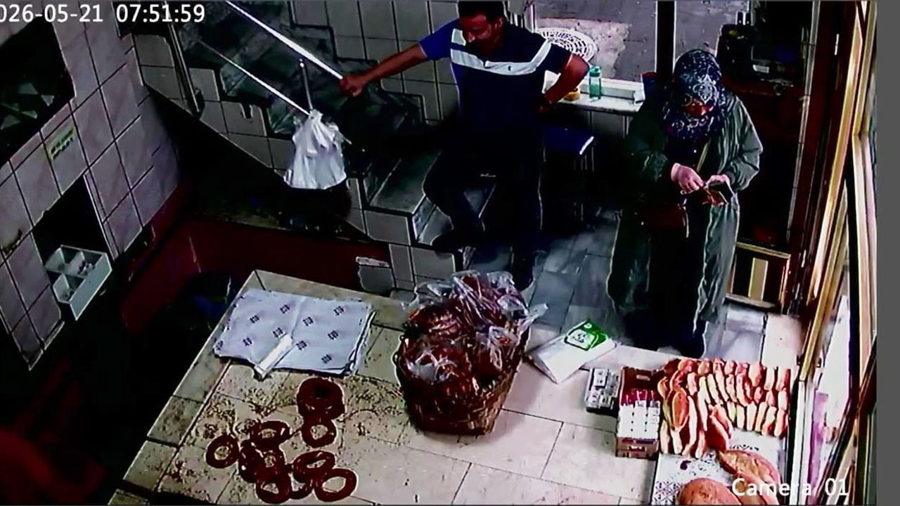 Devrek'te simitçi, dükkanında düşürülen altının sahibini arıyor