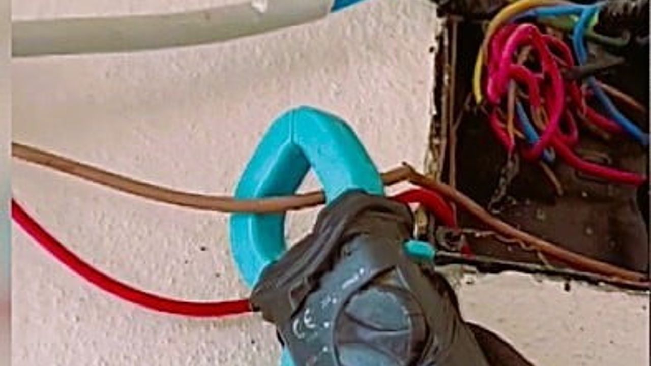 Dicle Elektrik'in Çadırlı Mahallesi denetiminde kaçak kullanım yeniden tespit edildi