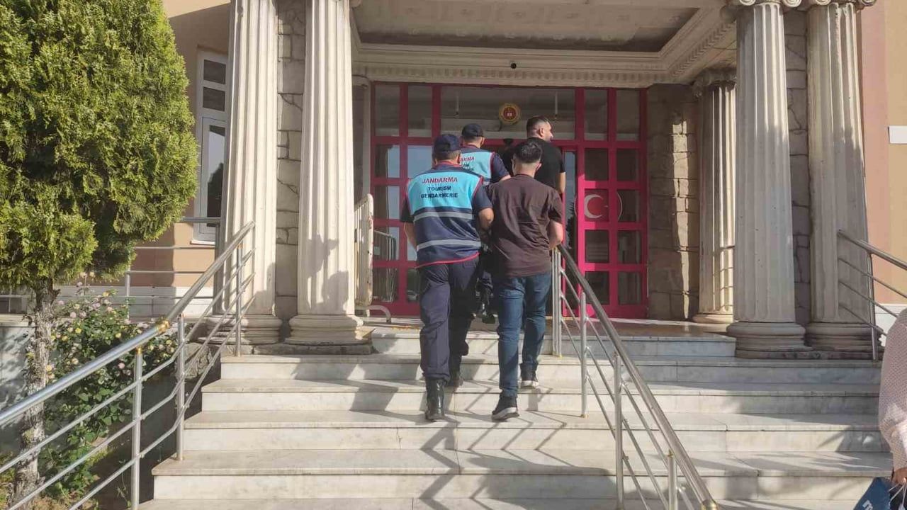 Didim’de İHA destekli operasyonda 22 düzensiz göçmen yakalandı, 2 organizatör tutuklandı