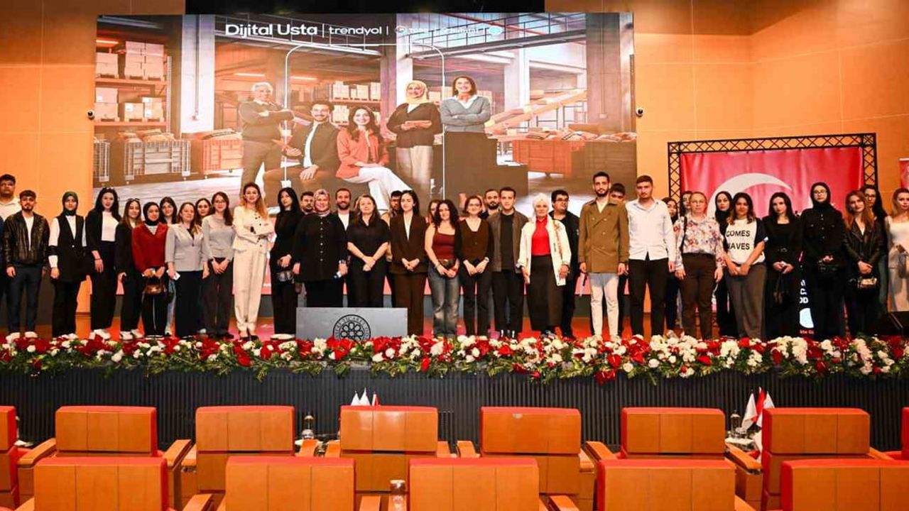 Dijital Usta Projesi Kayseri'de: Üniversite Öğrencileri ve KOBİ'lerle Buluştu