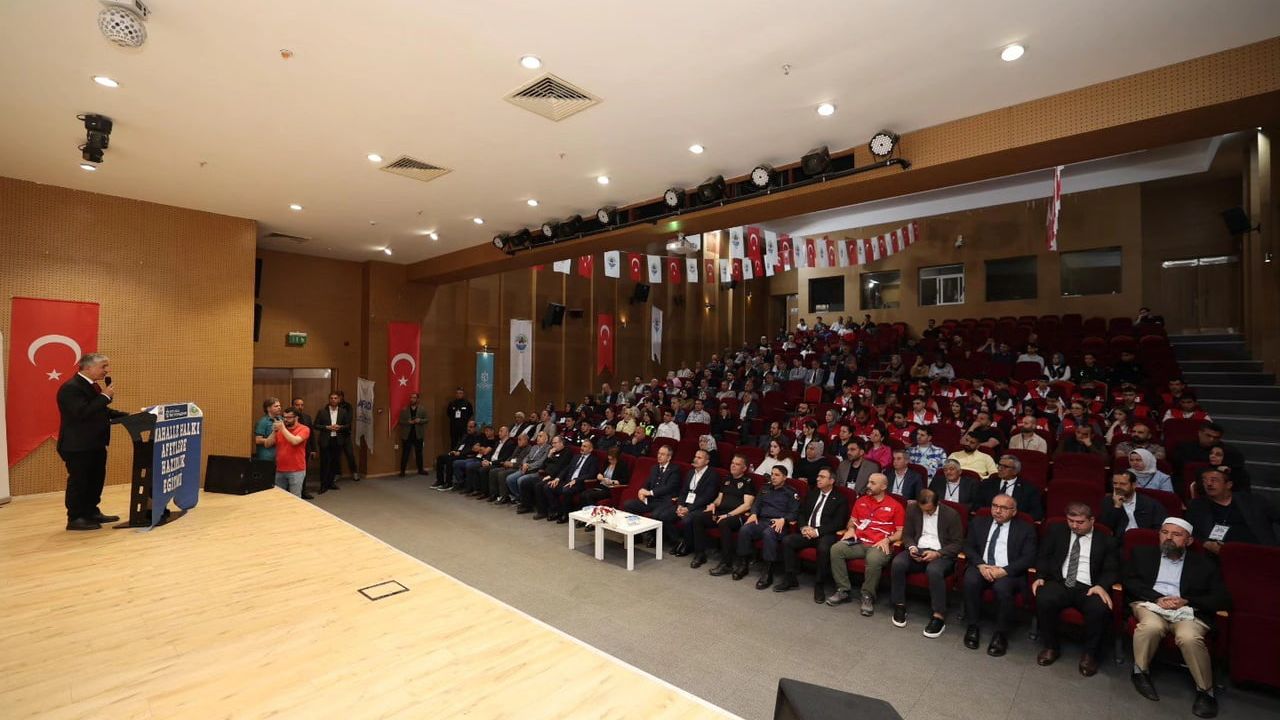 Dilovası'nda afetlere hazırlık eğitimi tamamlandı: Yangın ve ilk yardım uygulamalı eğitimleri verildi