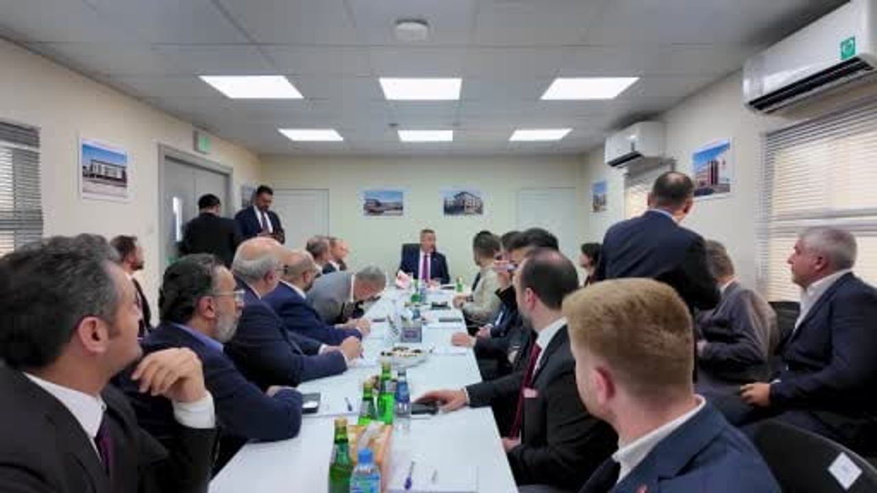 Dışişleri Bakanı Hakan Fidan, Doha'da Katar Türk Okulu inşaatını inceledi