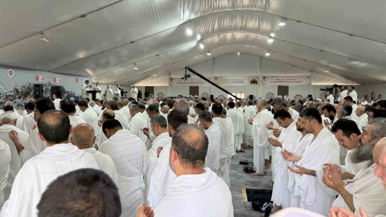 Diyanet İşleri Başkanı Safi Arpaguş Arafat’ta Vakfe Duası: Mescid-i Aksa, Filistin ve Türkiye İçin Dualar