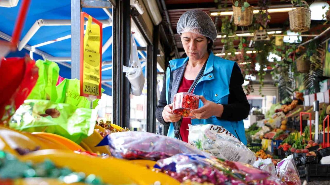 Diyarbakır’da Bayram Öncesi Market, Tatlı ve Kuruyemiş İşletmelerinde Gıda ve Güvenlik Denetimi