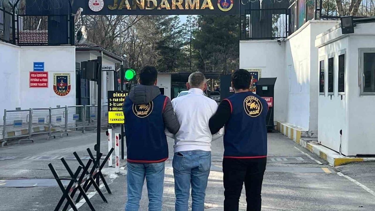 Diyarbakır'da Jandarma Operasyonu: Kesinleşmiş Hapis Cezası Bulunan 125 Kişi Yakalandı