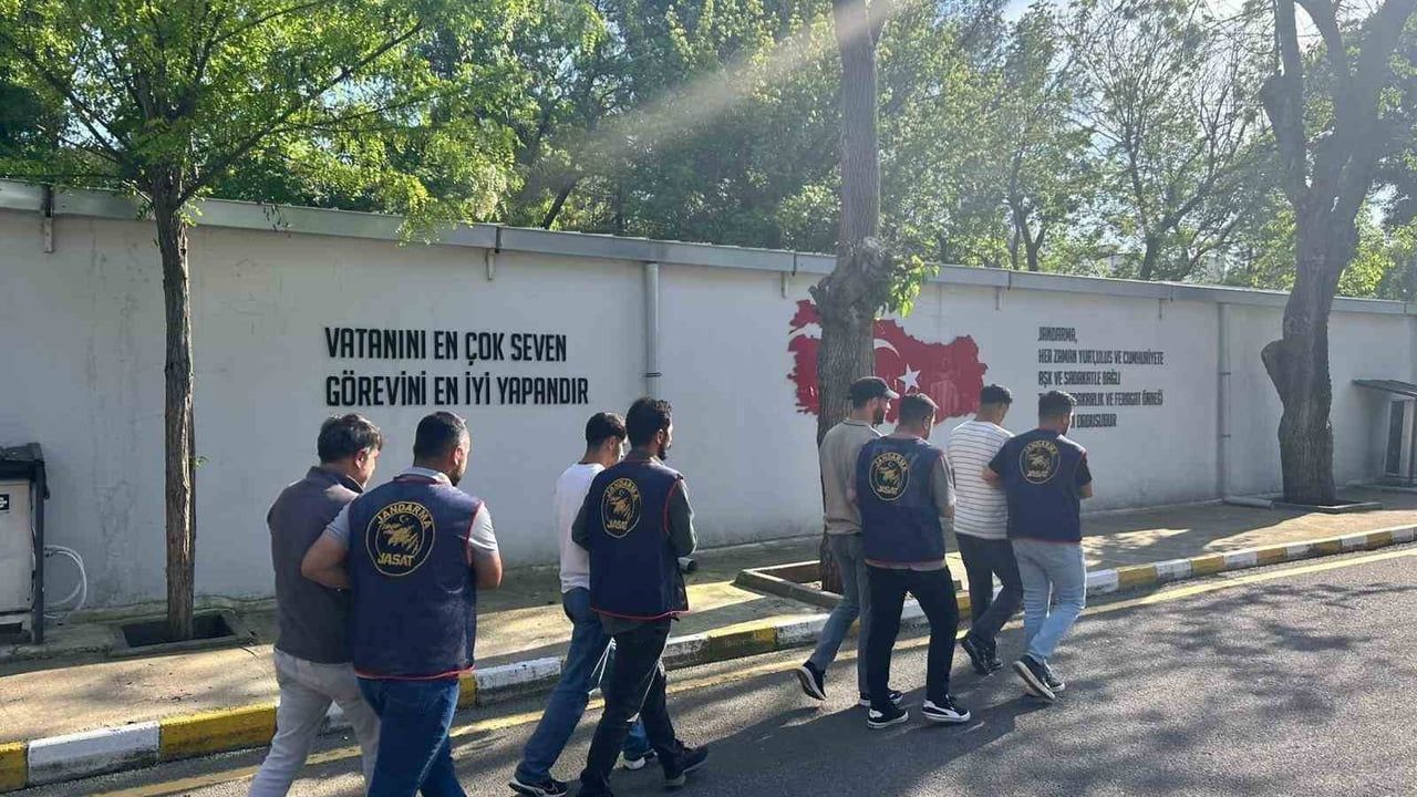 Diyarbakır'da JASAT Koordinasyonunda 162 Aranan Kişi Yakalandı