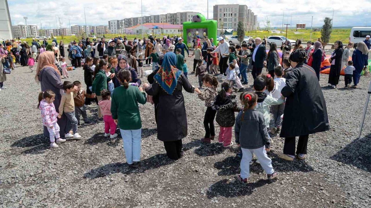 Diyarbakır'da Koş, Oyna, Paylaş: Sokakta Spor Oğlaklı Mahallesi'nde Yüzlerce Çocuğu Buluşturdu
