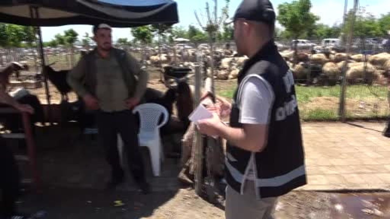 Diyarbakır'da Kurban Bayramı Öncesi Satıcılar Sahte Para Konusunda Bilgilendirildi