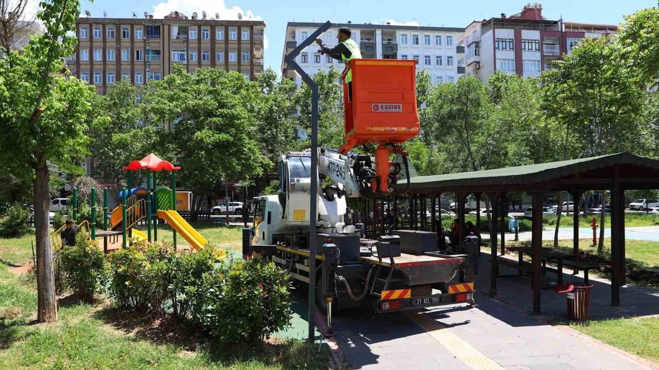 Diyarbakır'da Parklarda Yaz Sezonu Öncesi Kapsamlı Bakım ve Yenileme