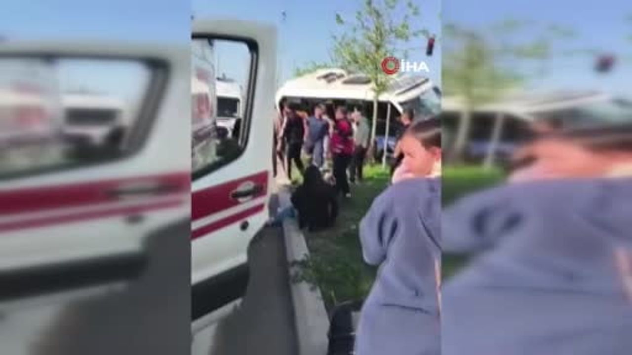 Diyarbakır'da şehir içi minibüs ile otomobil çarpıştı: 5 yaralı