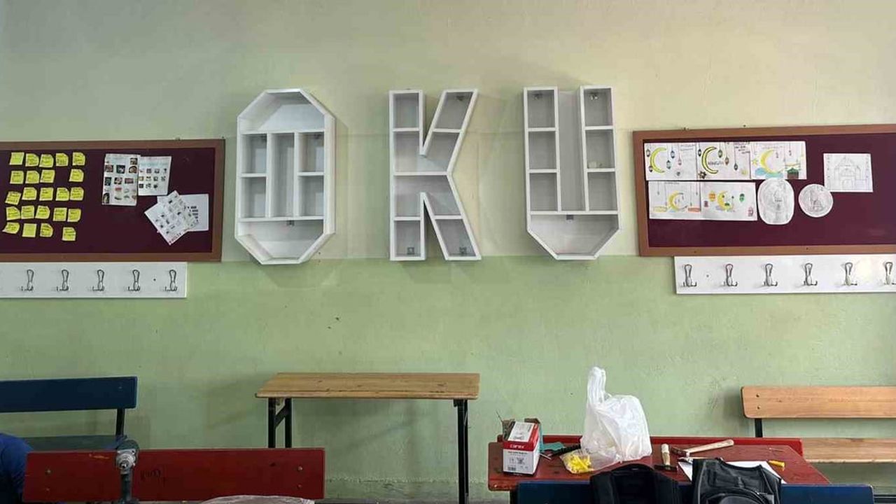 Diyarbakır'da Silvan Mesleki ve Teknik Anadolu Lisesi Öğrencilerinden Kardeş Okullara Kitaplık Projesi