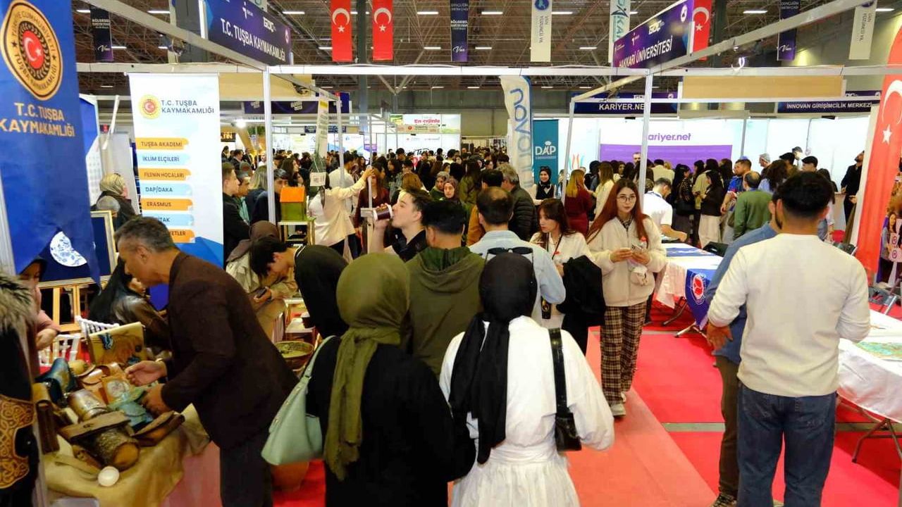 Doğu Anadolu Kariyer Fuarı (DAKAF’26) Van YYÜ'de kapılarını açtı