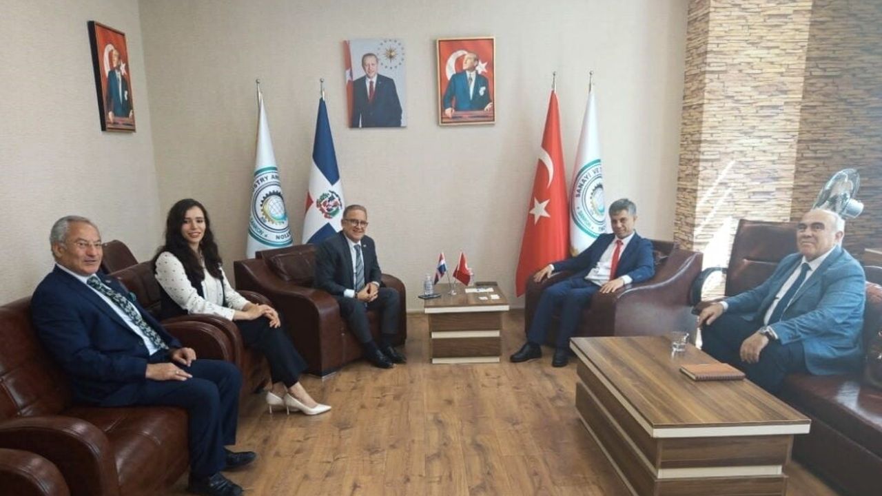 Dominik Cumhuriyeti Büyükelçisi Elvis Alam'ın SANKON Ziyareti: Ticaret ve Yatırım Daveti