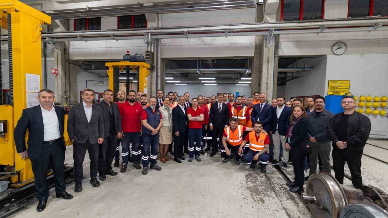 Dr. Cemil Tugay: 'Ben değil, biz' anlayışıyla İzmir Metrosu ...