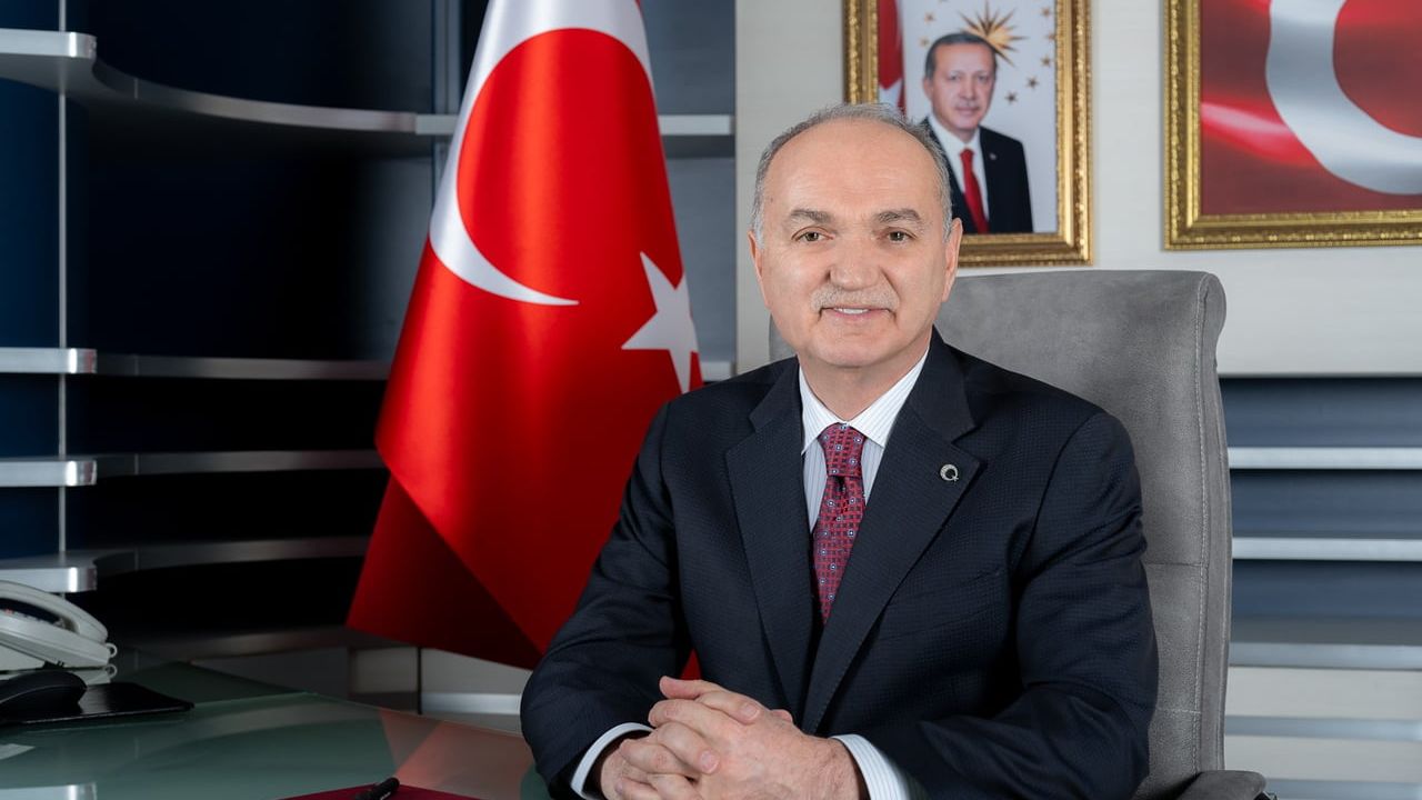 Düzce Belediye Başkanı Dr. Faruk Özlü'den Anneler Günü Mesajı