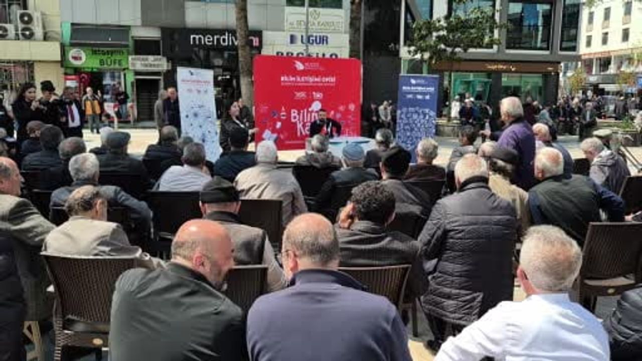 Düzce'de Bilim Kafe: Meydanda kalp sağlığı konuşuldu