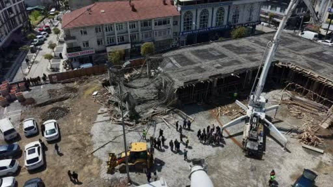 Düzce'de Cedidiye Kent Estetiği Projesi 2. Etabı'nda kalıp kayması: 1 yaralı