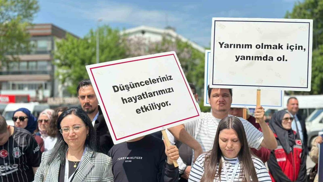 Düzce'de Engelliler Haftası kortej yürüyüşü ve törenlerle başladı