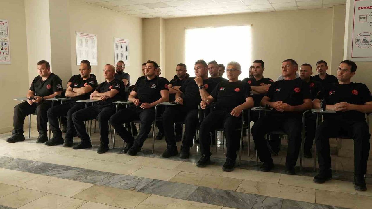 Düzce İtfaiye Personeline Doğalgaz Kaynaklı Yangın ve Patlama Müdahale Eğitimi
