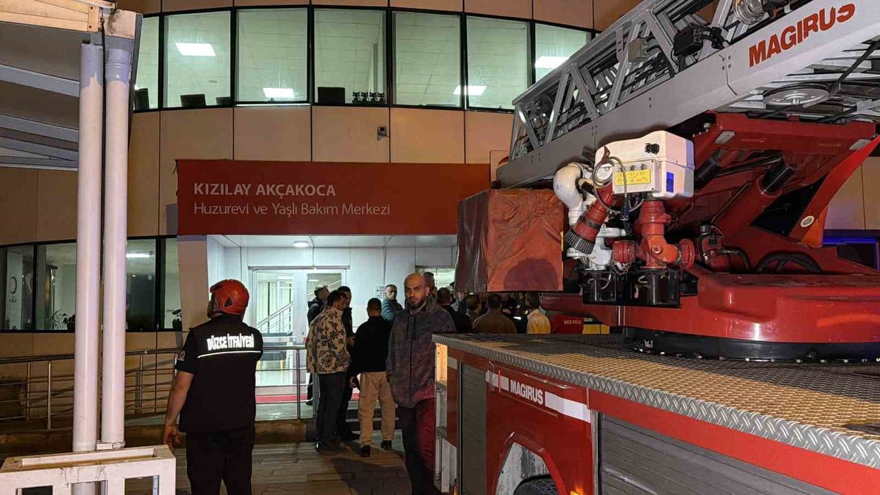 Düzce Kaynaşlı'da Kızılay Akçakoca Huzurevi'nde yangın: 54 kişi tahliye edildi