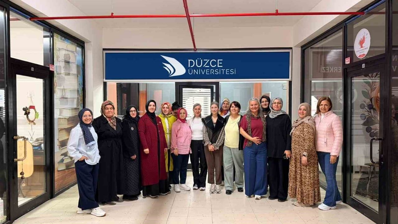 Düzce Üniversitesi Girişimci Kadın Akademisi ilk etkinliğini Düzce Kadın Emeği Merkezi'nde düzenledi