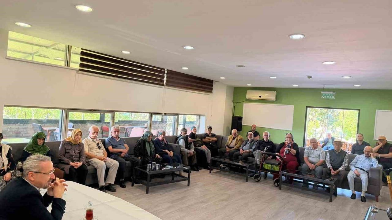 Düzce Üniversitesi Huzur Akademisi ilk etkinliğini Muharrem Sancaklı Huzurevi'nde gerçekleştirdi