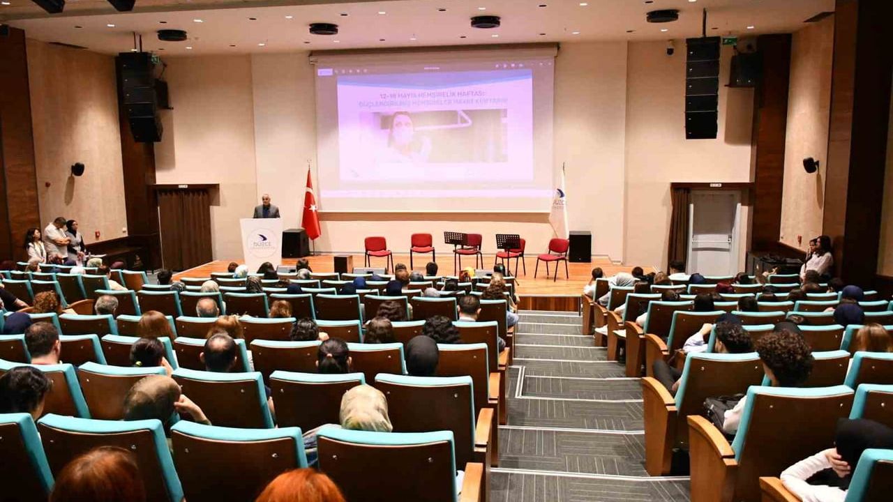 Düzce Üniversitesi'nde 'Güçlendirilmiş Hemşireler Hayat Kurtarır' Konferansı