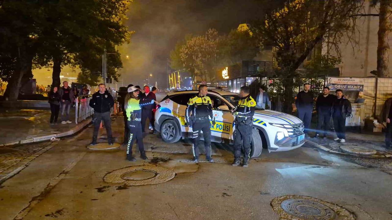 Düzceli Taraftarlar Anıtpark'ta Galatasaray'ın 2025-2026 Şampiyonluğunu Kutladı