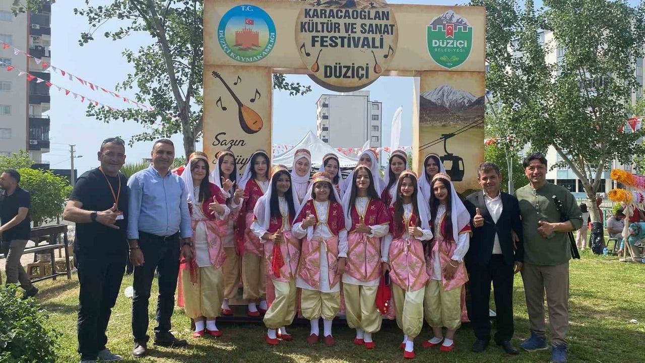 Düziçi'nde Karacaoğlan Kültür ve Sanat Festivali yoğun katılımla gerçekleştirildi