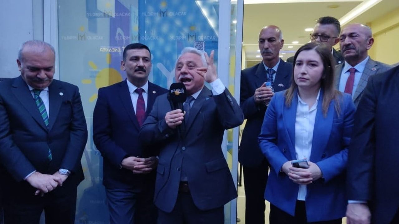 Eczacı Ayhan Özbek hayatını kaybetti — Bursa siyasetinin tanınan ismi