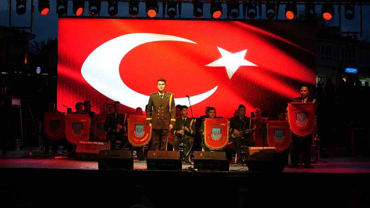 Edirne’de 573. Yıl Kutlamaları: Selimiye Gölgesinde Fetih Ruhu ve Bin Dronlu Gösteri