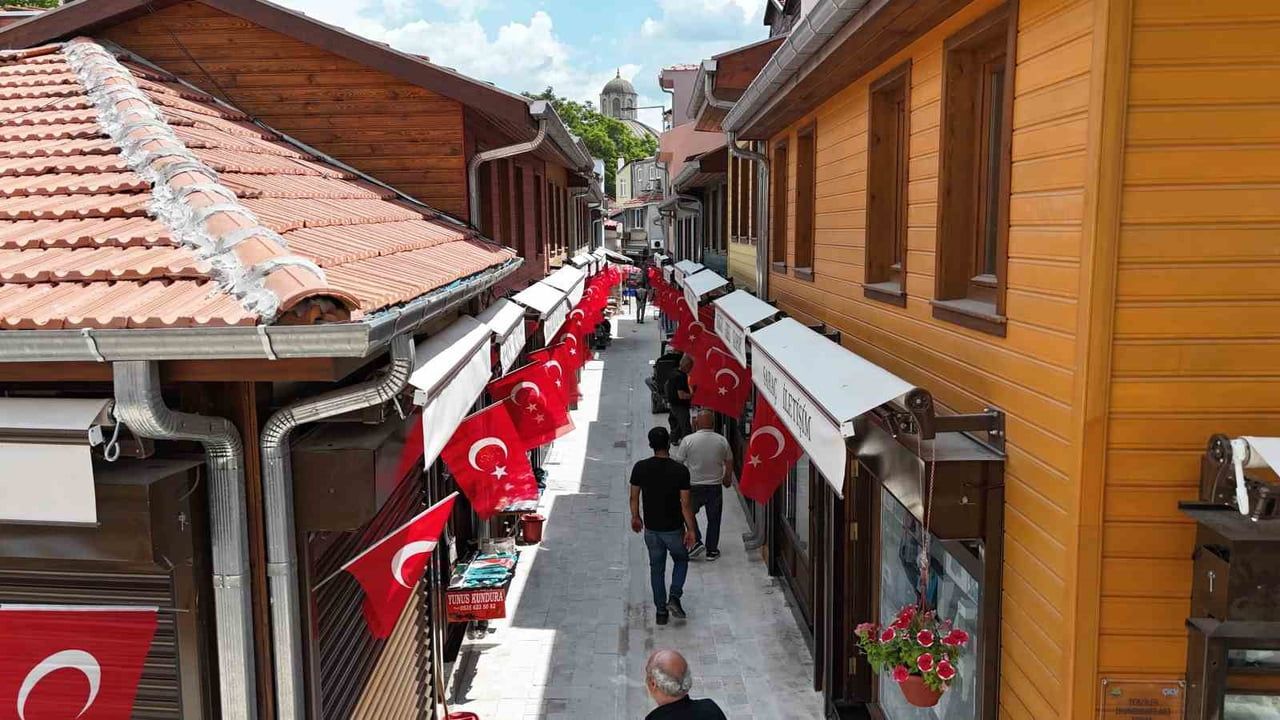 Edirne’de Dar Çarşı yenilendi: Terziler Sokağı’nda 52 dükkân restore edildi