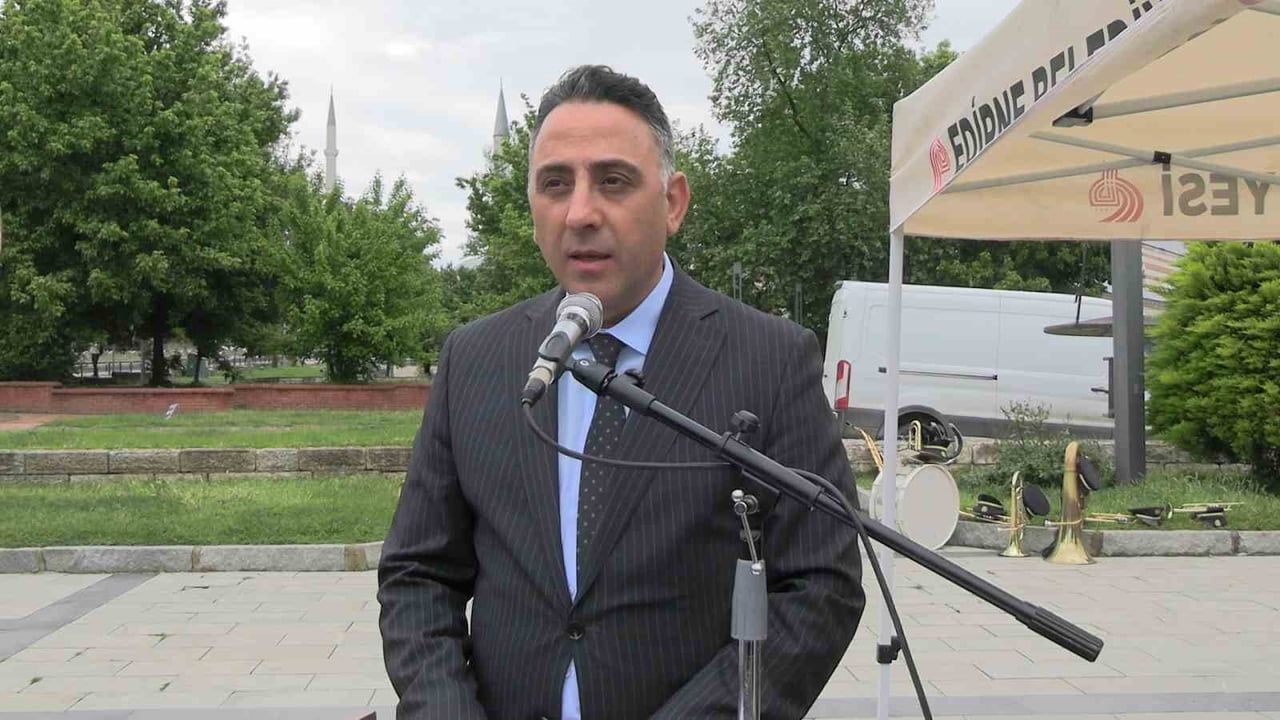 Edirne'de Engelliler Haftası tören ve Saraçlar Caddesi'nde kortej yürüyüşüyle sürdü