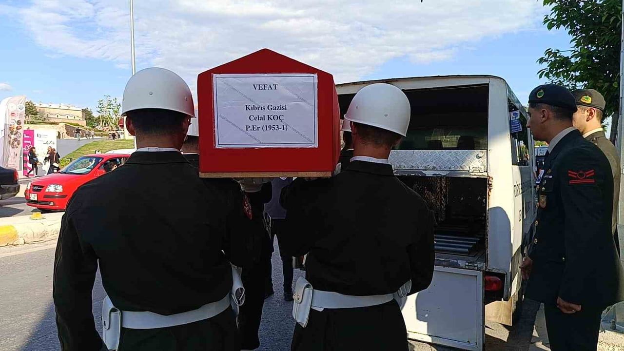 Edirne'de Kıbrıs Gazisi Celal Koç askeri törenle uğurlandı