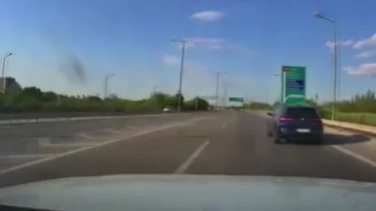 Edirne Otogar Bağlantı Yolu'nda ters yöne giren yabancı plakalı otomobil trafikte tehlike oluşturdu