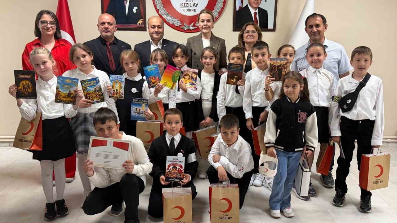 Edirneli Minik Yazarlar 54 bin 345 TL Bağışını Filistinli Çocuklara Teslim Etti