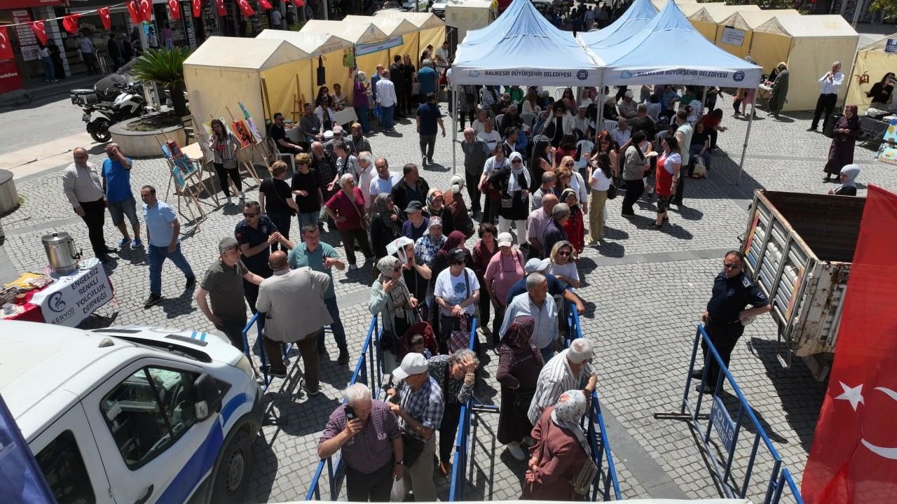 Edremit Belediyesi'nden ücretsiz ata tohumlu fide dağıtımı