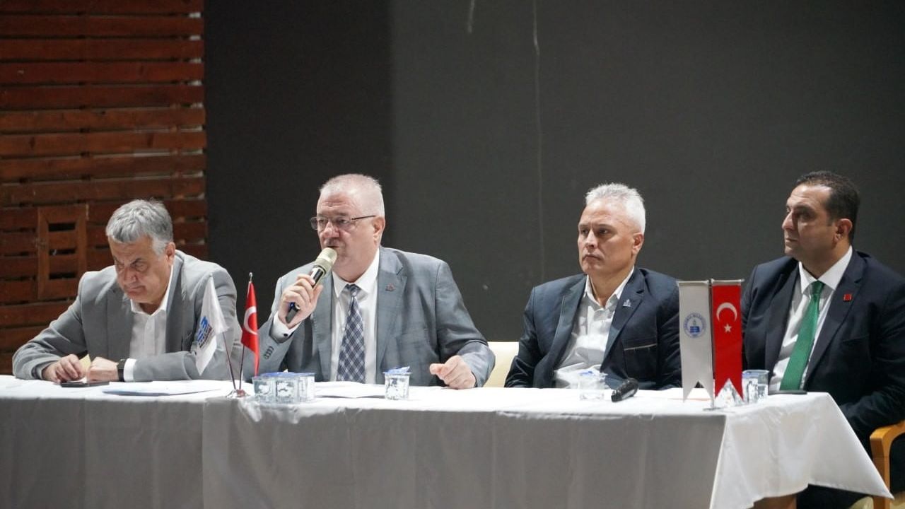 Edremit'te halk buluşmaları devam ediyor: Başkan Mehmet Ertaş mahalle ziyaretlerinde