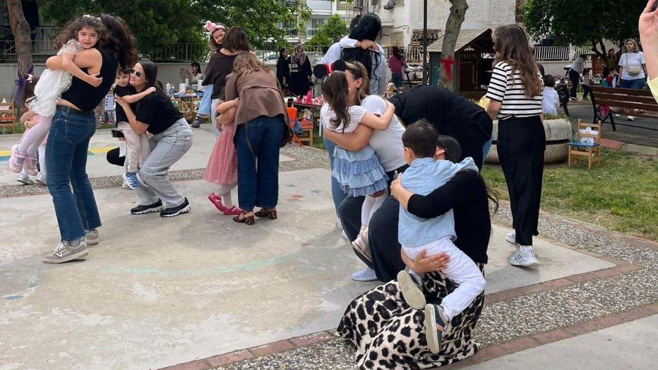 Efeler Belediyesi Gündüz Bakımevleri'nde Anneler Günü: Minikler El Emeği Sürprizlerle Duygulandırdı