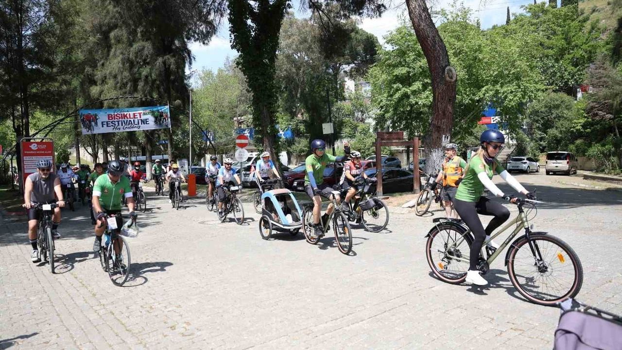 Efeler'de 2. Bisiklet Festivali Başladı: 150 Sporcu Aydın Rotalarında Pedal Çevirdi