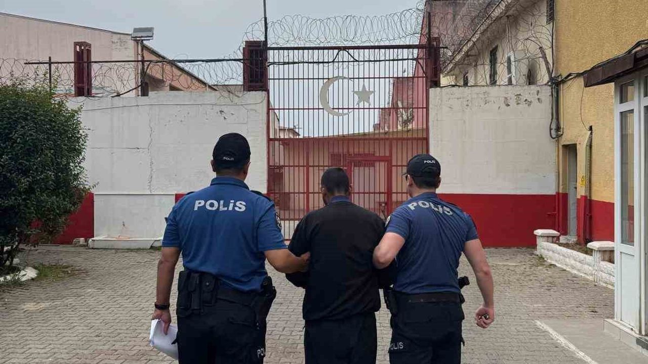 Efeler'de firari hükümlü yakalandı: 30 yıl 9 gün kesinleşmiş cezası bulunan Ş.Ç. teslim edildi