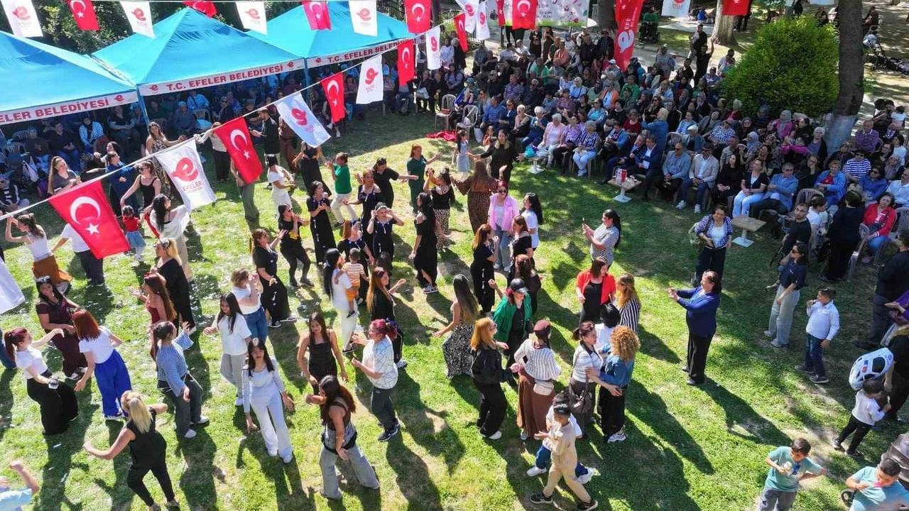 Efeler'de Hıdırellez Şenliği Pınarbaşı Mesire Alanı'nda Coşkuyla Kutlandı