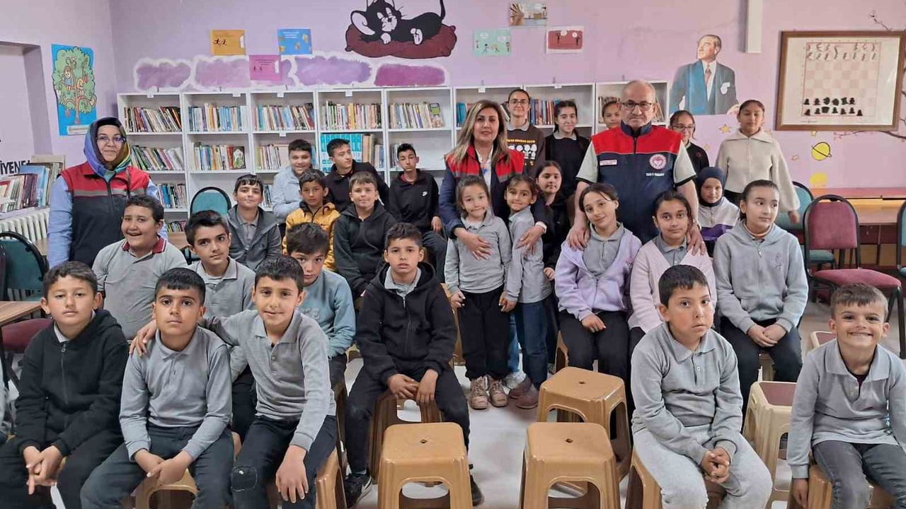 Eğirdir'de öğrenciler su tasarrufu ve gıda güvenliği konusunda bilgilendirildi