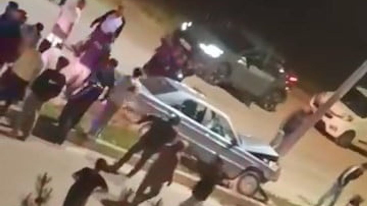 Elazığ Çaydaçıra Mahallesi'nde otomobil aydınlatma direğine çarptı: 1 yaralı
