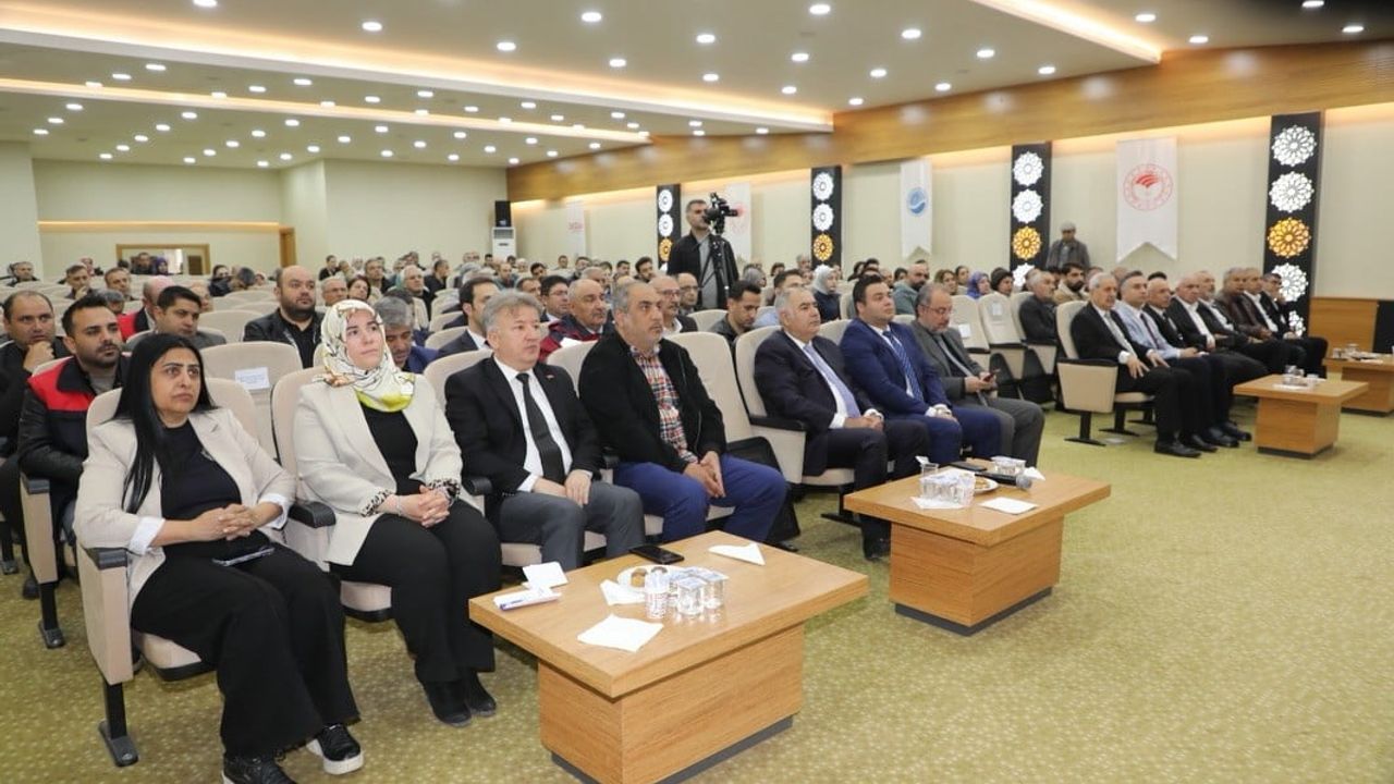 Elazığ'da B‑Reçete Sistemi İçin Bilgilendirme ve Eğitim Toplantısı