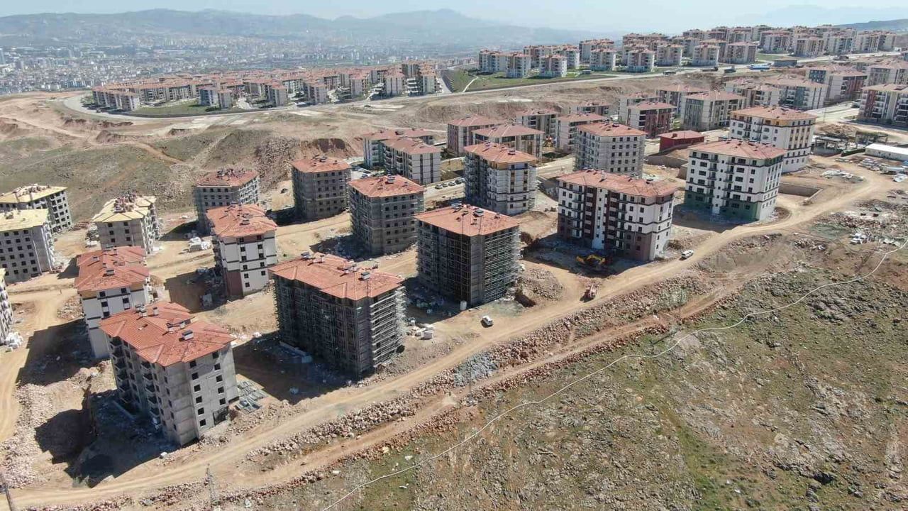 Elazığ’da Fatih Önalan: Kentsel Dönüşüm, Konut ve Çevre Projeleriyle Hizmet Çitası Yükseliyor
