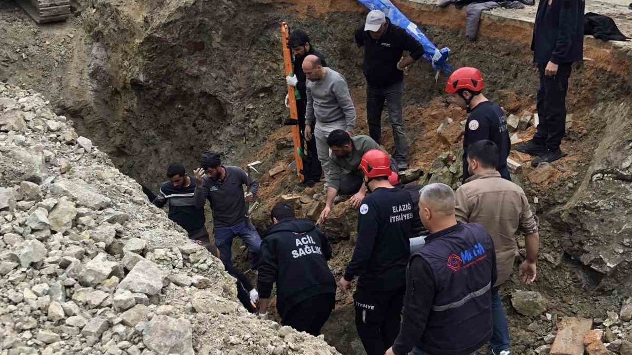 Elazığ’da kanalizasyon çalışmasında toprak kayması: İşçi A.Ö. yarım saatte kurtarıldı